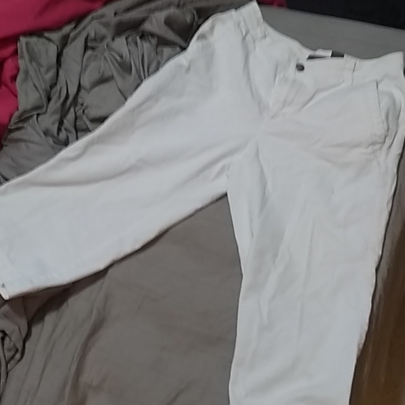 Liz Claiborne | Pants u0026 Jumpsuits | Liz Claiborne Cosette Size8 Petite  Capris | Poshmark